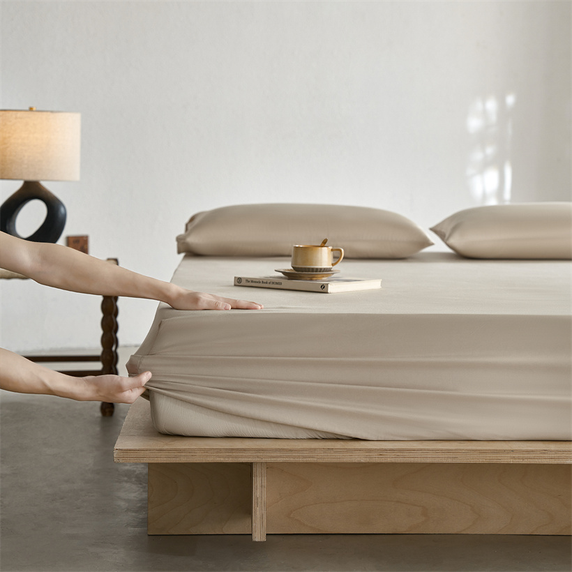 100%桑絹フィットシーツ 22匁 ゴムバンド付きマットレス - Fitted Bed Sheets Deep Pocket のレビューと価格